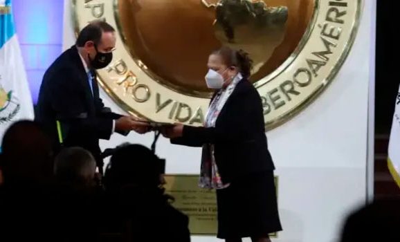 Presidente Alejandro Giammattei elige a Consuelo Porras como fiscal general por cuatro años más