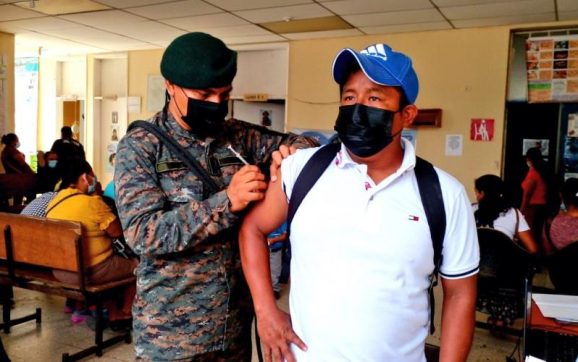 Ejército de Guatemala coloca 4 millones de dosis anti-covid-19