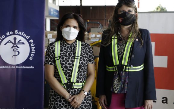 Gobierno de Guatemala recibe vacunas Moderna para continuar con inmunización contra COVID-19