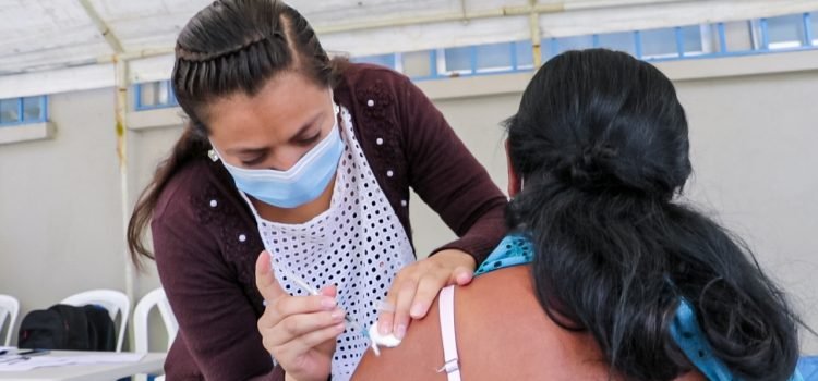 El 57% de guatemaltecos cuenta con la primera dosis de vacunación contra el COVID-19