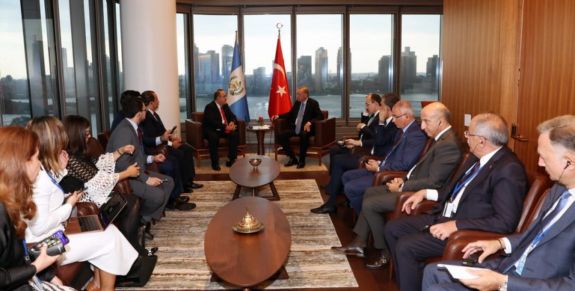 Presidente Alejandro Giammattei realizó reuniones bilaterales con sus homólogos de  Paraguay y de Turquía