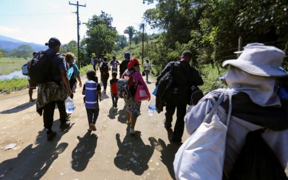 Devuelven a Honduras caravana de 600 migrantes, la mayoría venezolanos