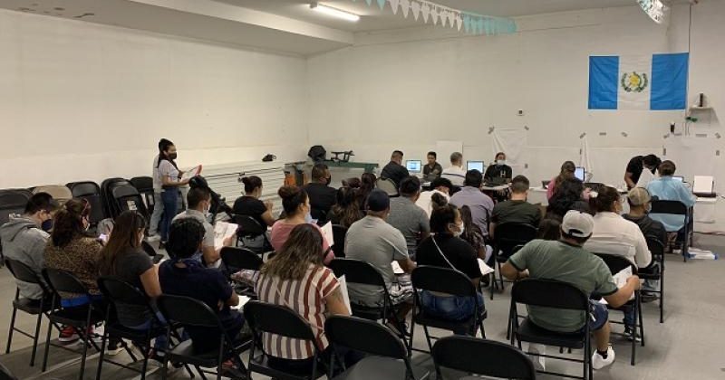 Consulados Móviles de Guatemala en EE. UU. atendieron en agosto a más de 3,900 connacionales