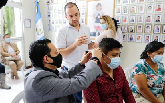 186 guatemaltecos superan problemas auditivos gracias a la activación del implante coclear