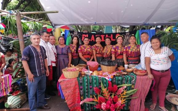 MINECO apoya a empresarios del sector artesanal en Samayac, Suchitepéquez