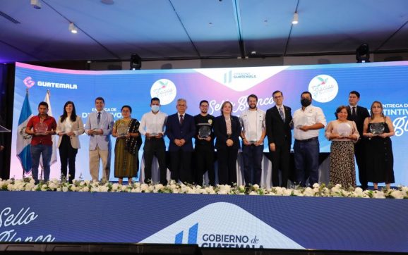 Ministerio de Economía beneficia a 37 empresas con el distintivos Sello Blanco por su calidad de exportación
