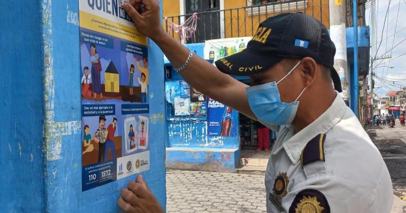 Policía Nacional Civil busca prevenir violencia sexual en programa radiofónico