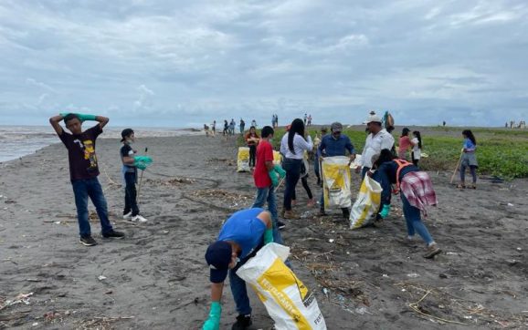 Destacan resultados positivos deja la jornada de limpieza en playa de Tiquisate