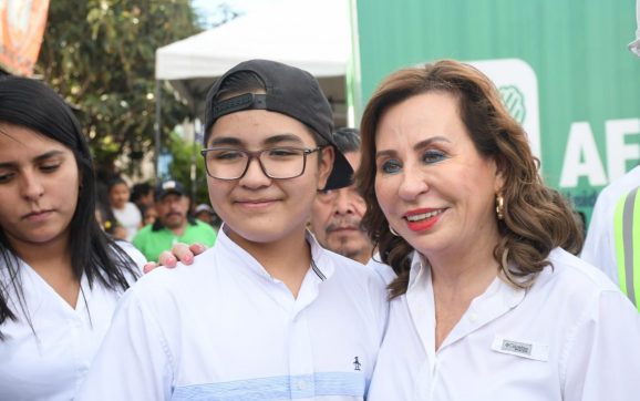 Vecinos continúan afiliándose a la UNE y dan respaldo a Sandra Torres