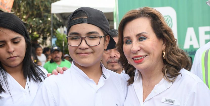 Vecinos continúan afiliándose a la UNE y dan respaldo a Sandra Torres