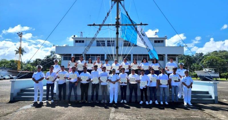 Ciudadanos concluyen curso de Marino Mercante impartido por la Escuela Naval de Guatemala