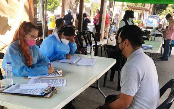 Benefician a 1,500 personas con atención integral en salud a través de proyecto Dr. Móvil en el Barrio