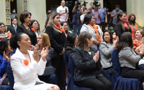 Piden unir esfuerzos para reducir la violencia contra la mujer