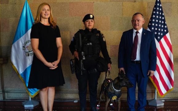 Guatemala y Estados Unidos fortalecen programa de agentes K-9 para combatir narcotráfico