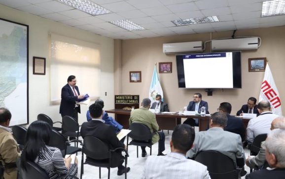 Inicia diálogo entre Transportistas y Gobierno