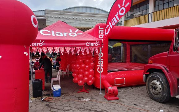 Almolonga celebra la navidad con Claro Guatemala