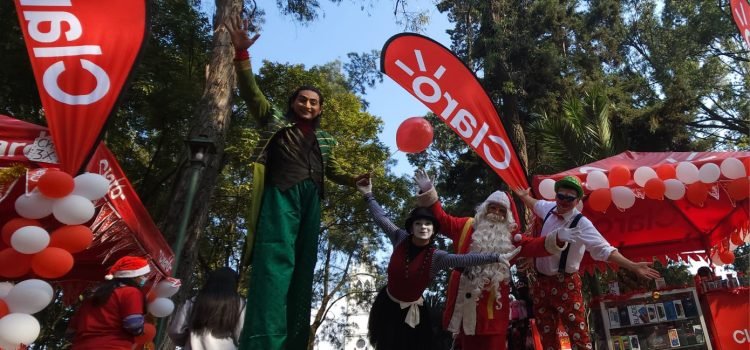 Claro Guatemala festeja la navidad por segunda día con los vecinos de Xela
