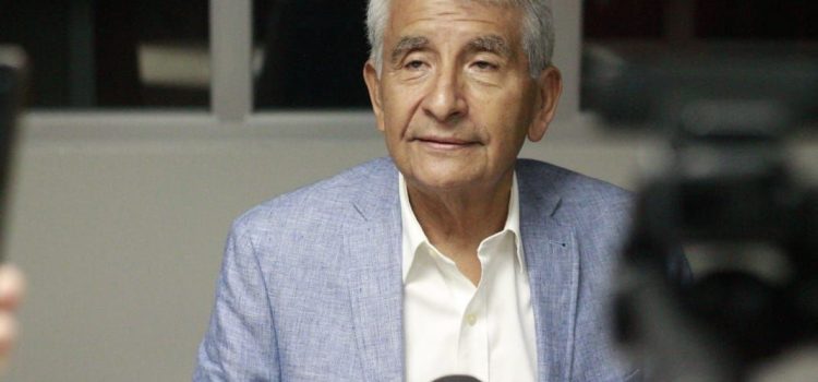 Francisco Arredondo presenta su plan de trabajo en entrevista radiofónica