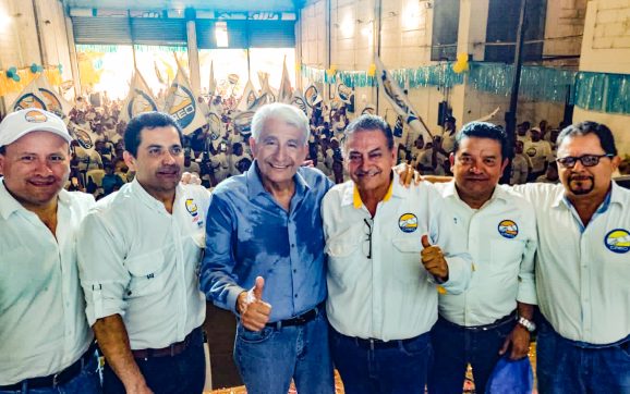 El Dr. Francisco Arredondo recibe el apoyo de la costa sur en su carrera presidencial con el partido CREO
