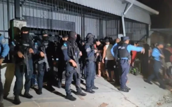 Decretan toque de queda tras masacre en Honduras