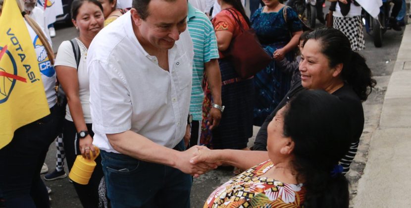 Roberto “Canela” González promete inteligencia artificial para agilizar tránsito en la capital