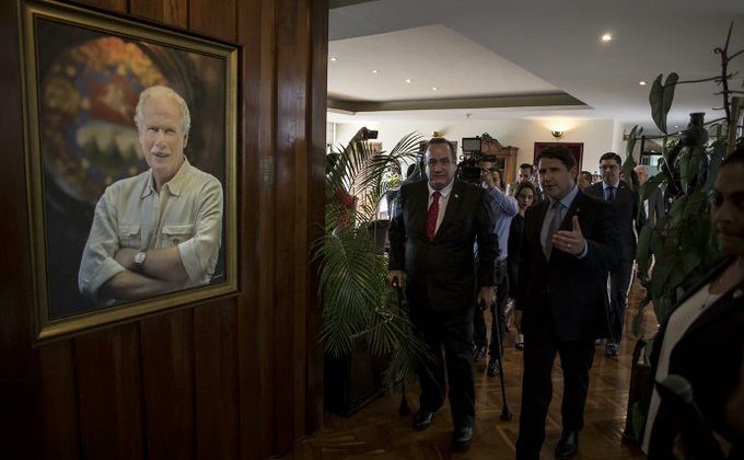 Ricardo Quiñónez en crisis: Conflictos y pérdida de apoyo en su administración