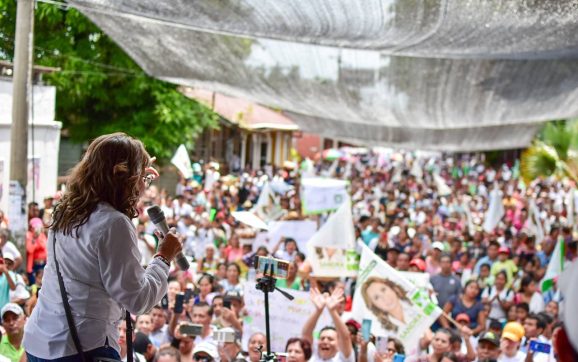 Sandra Torres llama a votar unidos para no hundirnos
