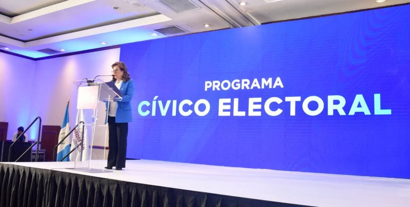 Sandra Torres presenta su plan de gobierno ante representantes de la Cámara de Comercio