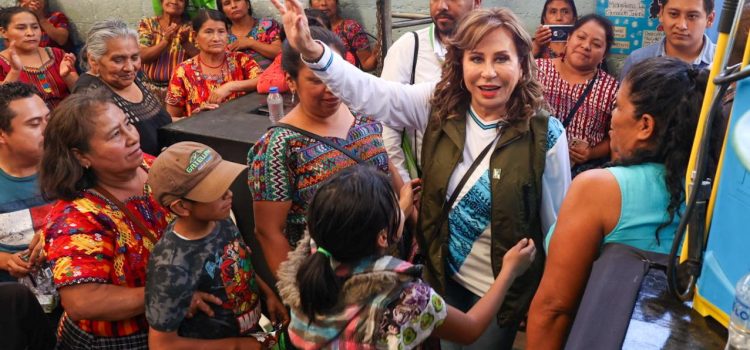 Sandra Torres impulsa su campaña con una exitosa gira en el departamento de Guatemala