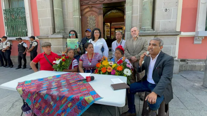 Colectivos se pronuncian en favor de la democracia