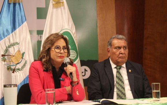 Bancada de la UNE propone crear bono de Q5,000, para jubilados y pensionados del Estado