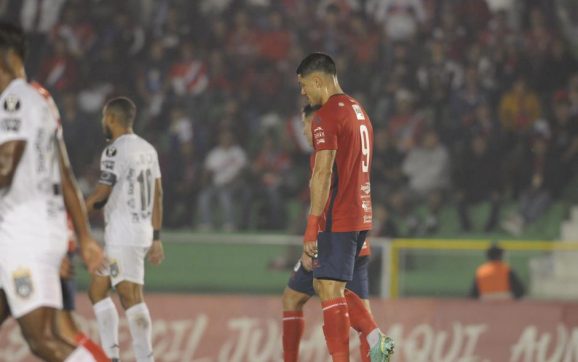 Xelajú cae ante Independiente y compromete su clasificación