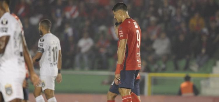 Xelajú cae ante Independiente y compromete su clasificación