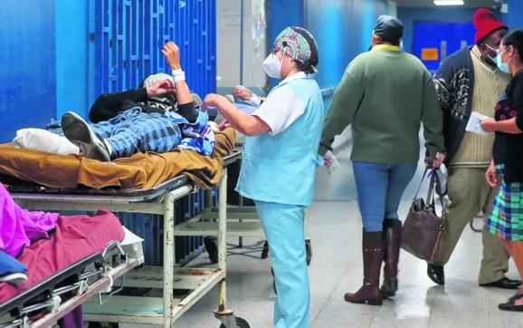 Revelan plan de salud para regular compras en hospitales públicos