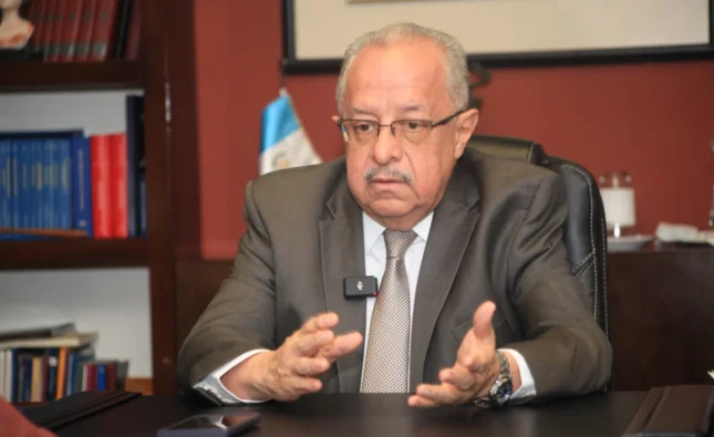 Cancillería confirma solo dos guatemaltecos detenidos en “Alligator Alcatraz”