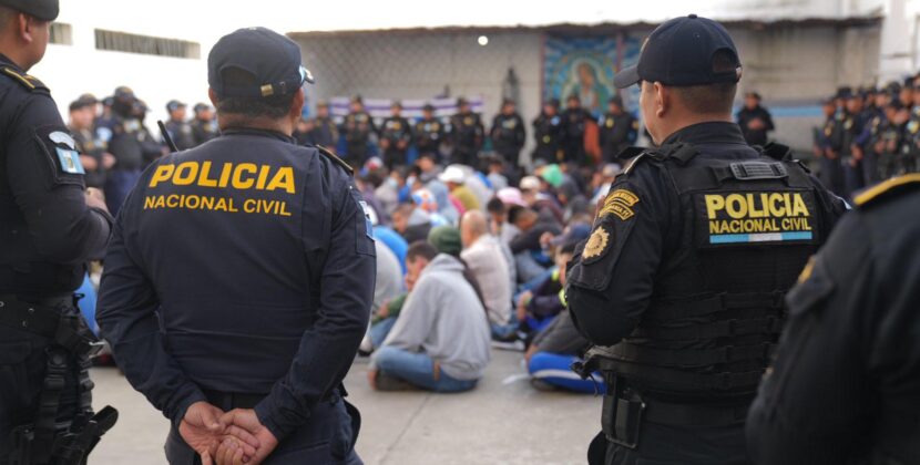 PNC efectúa requisa en la cárcel de Pavoncito