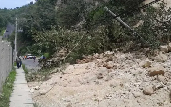 Derrumbe en Villa Nueva bloquea paso hacia Monte María