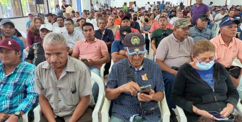 El Salvador otorga $1.2 millones en capital semilla a veteranos y excombatientes