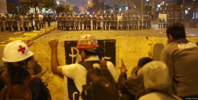 Perú investiga muerte de manifestante tras protesta en Lima