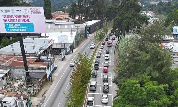 Autoridades evalúan implementación de carril reversible en San Lucas Sacatepéquez
