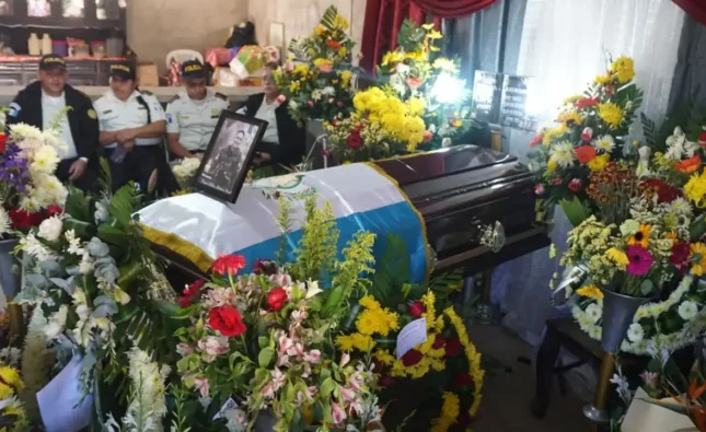 Dan el último adiós en Jutiapa a tres de los 10 agentes fallecidos tras ataques a PNC