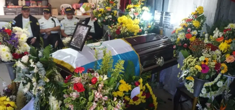 Dan el último adiós en Jutiapa a tres de los 10 agentes fallecidos tras ataques a PNC