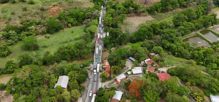 ¿Es segura la ruta a México? Solo 60 km de la CA-2 cumplen requisitos mínimos