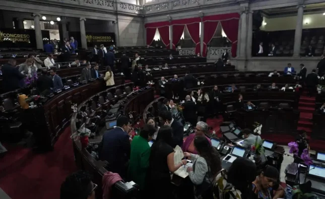 Acuerdo político entre bloques legislativos define presidencias de comisiones en el Congreso