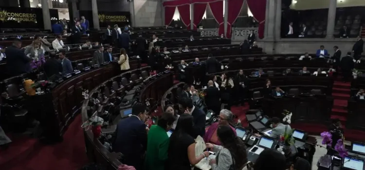 Acuerdo político entre bloques legislativos define presidencias de comisiones en el Congreso