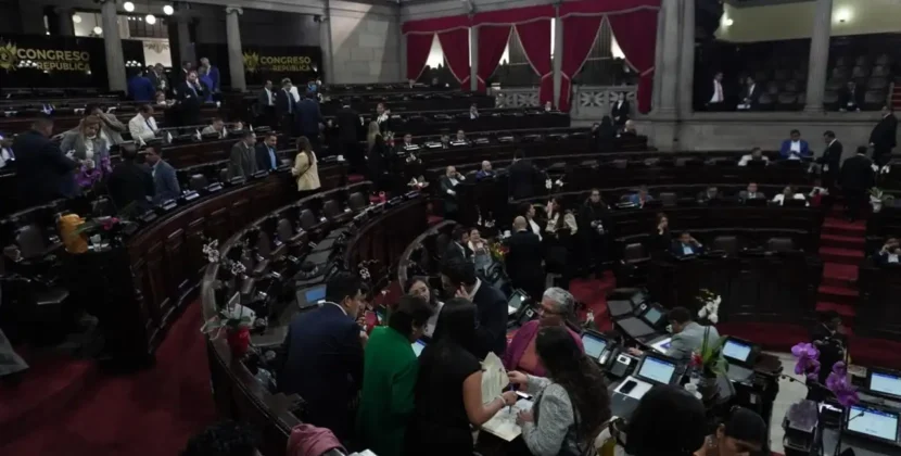 Acuerdo político entre bloques legislativos define presidencias de comisiones en el Congreso