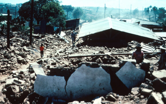 Los 35 segundos del terremoto de 1976 que dejaron a Guatemala bajo los escombros