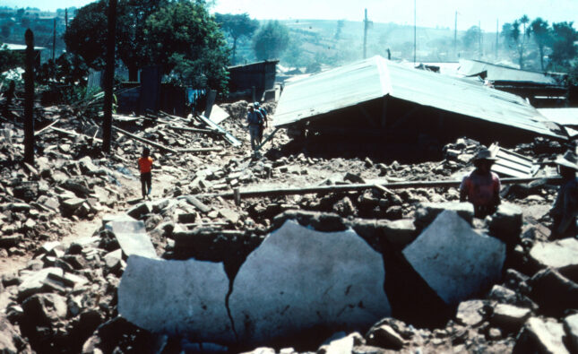 Los 35 segundos del terremoto de 1976 que dejaron a Guatemala bajo los escombros