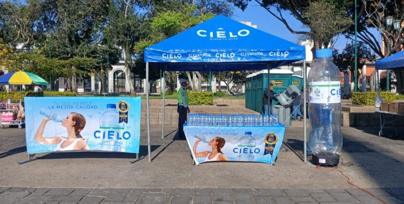 Grupo AJE respalda feria de salud renal que atendió gratuitamente a unas 900 personas en Guatemala