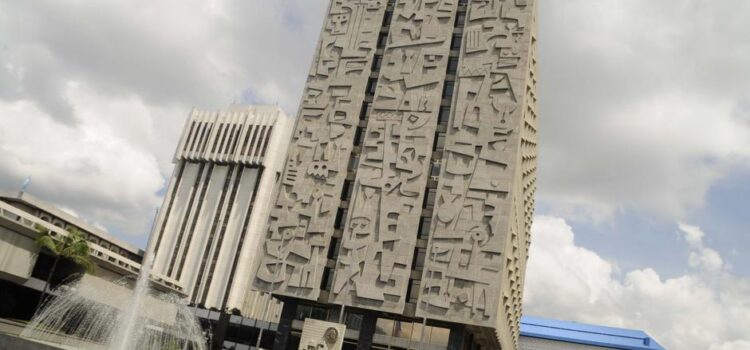 Junta Monetaria mantiene la tasa líder en 3.5% y elige la cautela